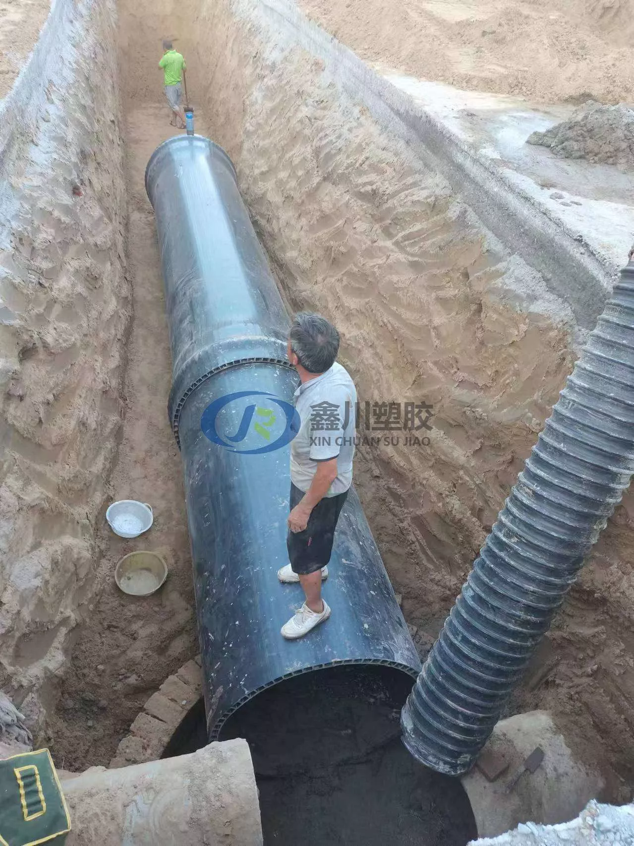 PVC-U中空壁管材雨污分流项目施工现场